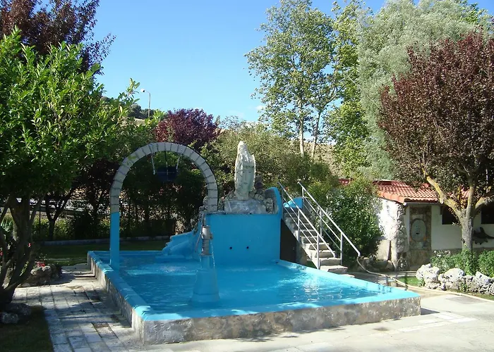 Parque de Campismo Picon Del Conde Monasterio de Rodilla