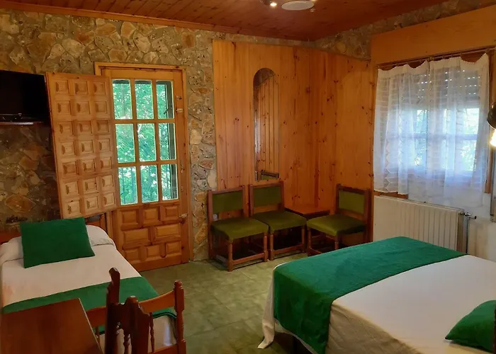 Parque de Campismo Picon Del Conde Monasterio de Rodilla